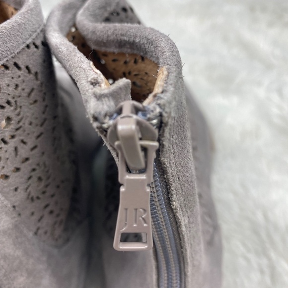 NEW Jack Rogers Grey Taupe Ronnie Booties Perforated Suede Leather 9 almond toe - Picture 6 of 9